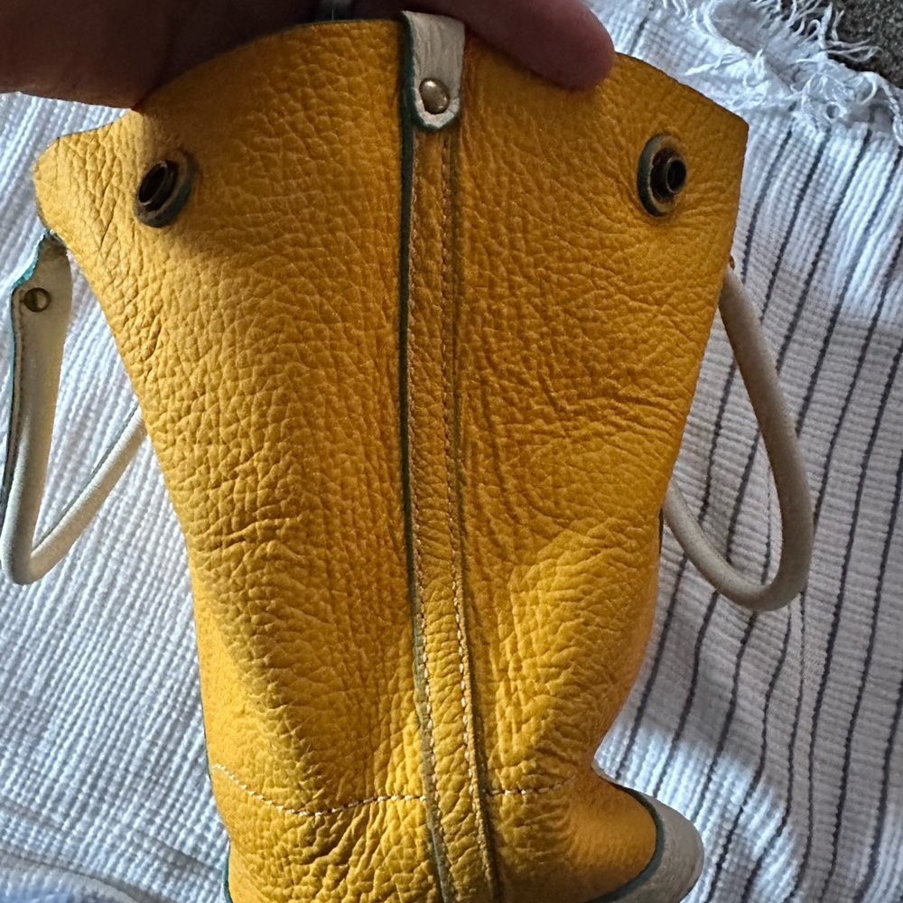 Small leather tote. - Picture 3 of 10